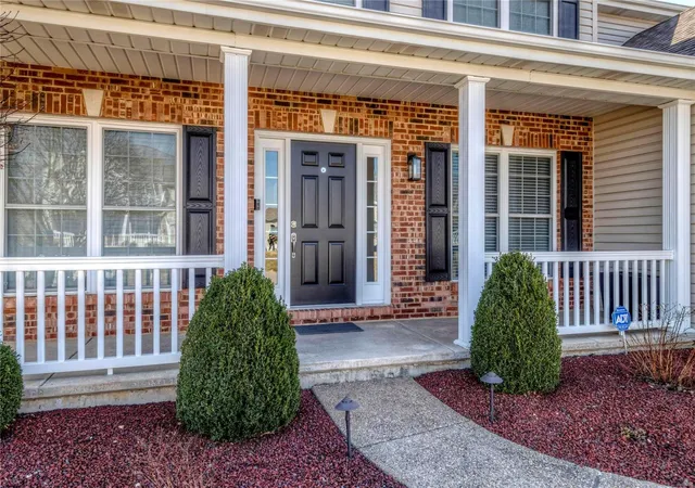 Photo 3 of Sale Pending at 42 Savannah Hill Dr, Saint Peters, MO 63376 | MLS# 25011953 | Listing updated on 2025-03-09
