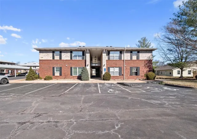 Photo 1 of Condo for sale at 406 S Church St #624, Saint Peters, MO 63376 | MLS# 25011988 | Listing updated on 2025-03-02