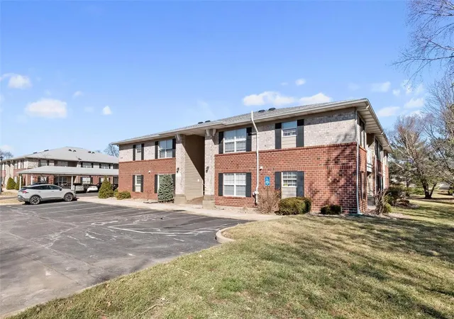 Photo 2 of Condo for sale at 406 S Church St #624, Saint Peters, MO 63376 | MLS# 25011988 | Listing updated on 2025-03-02