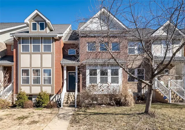 Townhouse for sale at 4113 Olive St, Saint Louis, MO 63108 | MLS# 25012020