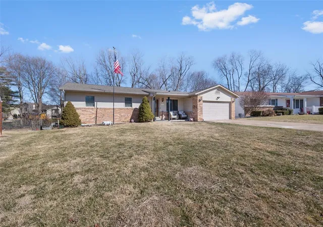 Photo 2 of Single family home for sale at 1916 Golden, Saint Peters, MO 63376 | MLS# 25012032 | Listing updated on 2025-03-15