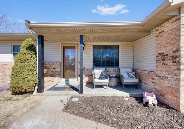 Photo 3 of Single family home for sale at 1916 Golden, Saint Peters, MO 63376 | MLS# 25012032 | Listing updated on 2025-03-15