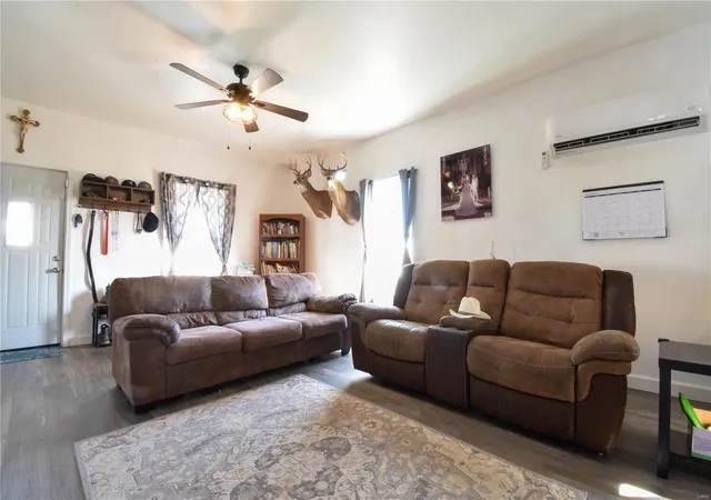 Homes for sale in Wilsonville, IL | 105 Hellmuth, Wilsonville, IL 62093 | MLS# 25012079