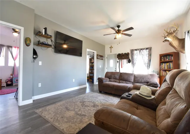 Homes for sale in Wilsonville, IL | 105 Hellmuth, Wilsonville, IL 62093 | MLS# 25012079