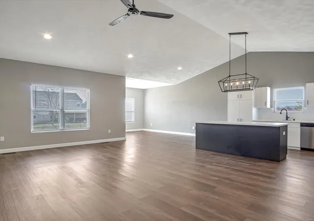 4th image of 703 Applewood Creek Dr, Fairview Heights, IL 62208 | MLS# 25012104