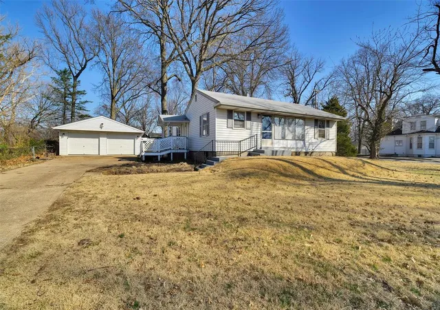 Photo 1 of Single family home for sale at 2700 Sims Ave, Saint Louis, MO 63114 | MLS# 25012113 | Listing updated on 2025-03-19
