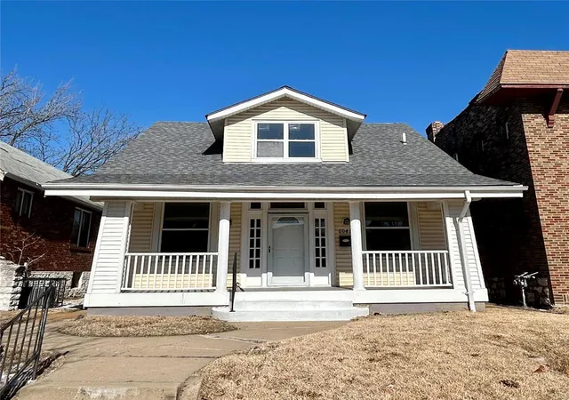 Photo 1 of Single family home for sale at 6041 N Pointe Blvd, Saint Louis, MO 63147 | MLS# 25012130 | Listing updated on 2025-03-01