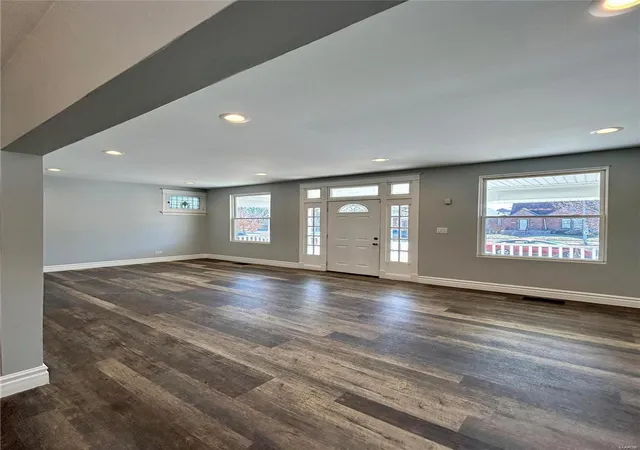 Photo 2 of Single family home for sale at 6041 N Pointe Blvd, Saint Louis, MO 63147 | MLS# 25012130 | Listing updated on 2025-03-01