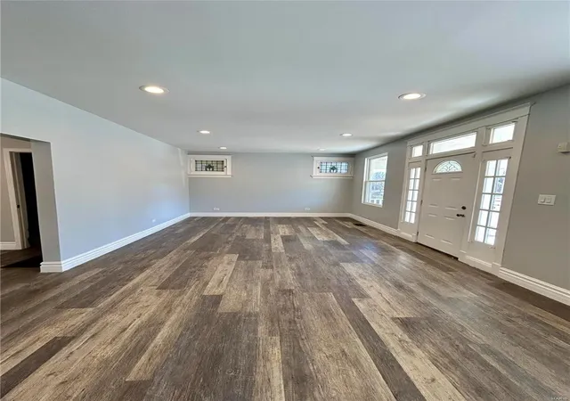 Photo 3 of Single family home for sale at 6041 N Pointe Blvd, Saint Louis, MO 63147 | MLS# 25012130 | Listing updated on 2025-03-01