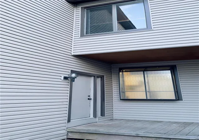 Photo 2 of Townhouse for sale at 11502 Cedar Walk Dr, Saint Louis, MO 63146 | MLS# 25012154 | Listing updated on 2025-03-15