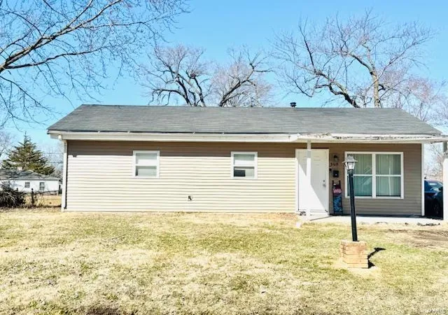 1st image of 509 Saint Barbara, East Saint Louis, IL 62206 | MLS# 25012161