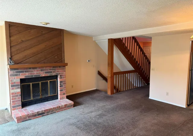 Photo 4 of Townhouse for sale at 246 Cedar Grv Dr, Saint Charles, MO 63304 | MLS# 25012166 | Listing updated on 2025-03-02