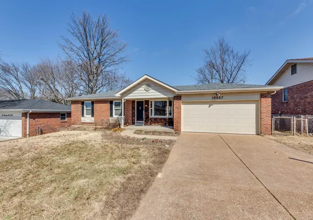 Photo 2 of Single family home for sale at 10097 Buffton Dr, Saint Louis, MO 63123 | MLS# 25012249 | Listing updated on 2025-03-17