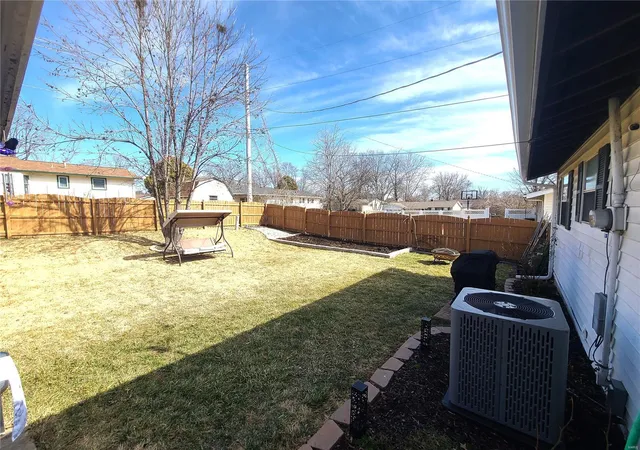 Photo 3 of Single family home for sale at 904 Jungs Sta Rd, Saint Charles, MO 63303 | MLS# 25012262 | Listing updated on 2025-03-10