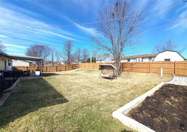Photo 4 of Single family home for sale at 904 Jungs Sta Rd, Saint Charles, MO 63303 | MLS# 25012262 | Listing updated on 2025-03-10