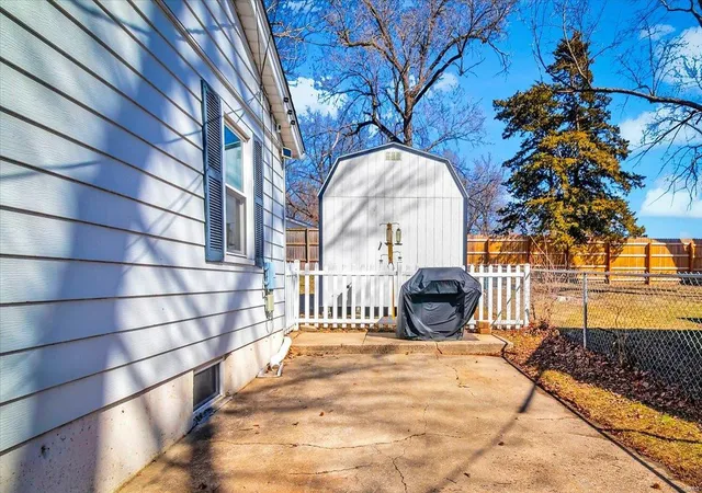 Photo 1 of Single family home for sale at 1622 Dale Ave, Saint Charles, MO 63301 | MLS# 25012284 | Listing updated on 2025-03-14
