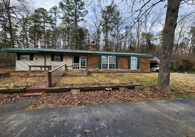 Photo 1 of Single family home for sale at 1504 Main St, Van Buren, MO 63965 | MLS# 25012305 | Listing updated on 2025-03-03