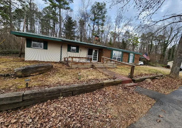 Photo 1 of Single family home for sale at 1504 Main St, Van Buren, MO 63965 | MLS# 25012305 | Listing updated on 2025-03-03