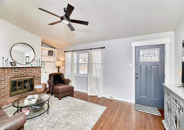 Photo 3 of Sale Pending at 34 Terrie Ln, Saint Charles, MO 63301 | MLS# 25012312 | Listing updated on 2025-03-09