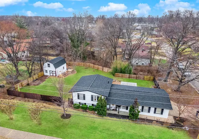 Photo 2 of Single family home for sale at 1 E Meadow, Saint Peters, MO 63376 | MLS# 25012347 | Listing updated on 2025-03-08