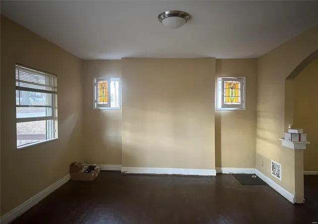Photo 3 of Single family home for sale at 2124 Wolter Ave, Saint Louis, MO 63114 | MLS# 25012362 | Listing updated on 2025-03-09