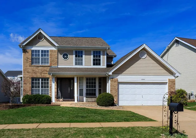 Photo 1 of Single family home for sale at 9765 Tesson Crk Ests Dr, Saint Louis, MO 63123 | MLS# 25012371 | Listing updated on 2025-03-26
