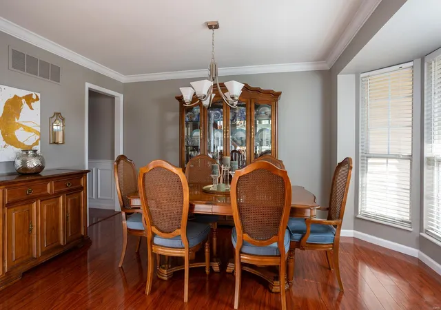 Photo 1 of Single family home for sale at 9765 Tesson Crk Ests Dr, Saint Louis, MO 63123 | MLS# 25012371 | Listing updated on 2025-03-26