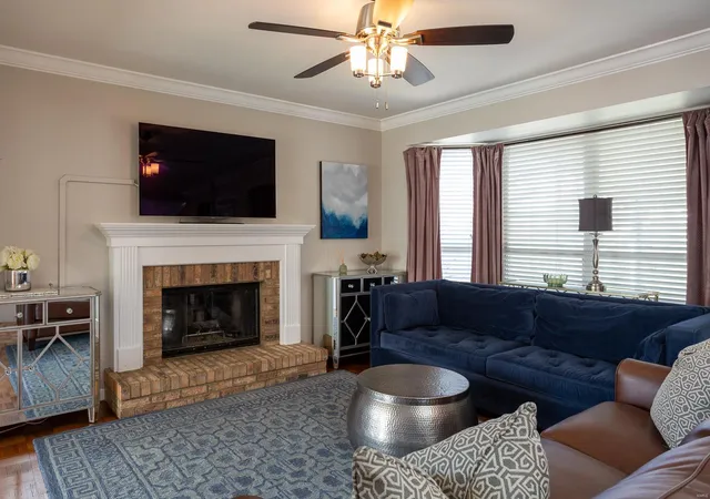 Photo 4 of Single family home for sale at 9765 Tesson Crk Ests Dr, Saint Louis, MO 63123 | MLS# 25012371 | Listing updated on 2025-03-26