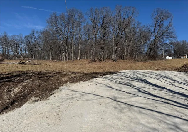 Photo 2 of Single family home for sale at 3989 Patton Rd, Moscow Mills, MO 63362 | MLS# 25012459 | Listing updated on 2025-03-10