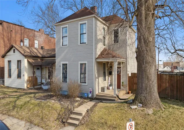 Photo 3 of Single family home for sale at 7010 Michigan Ave, Saint Louis, MO 63111 | MLS# 25012471 | Listing updated on 2025-03-17