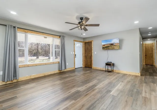 Photo 3 of Single family home for sale at 15059 Johnson Rd, Eldridge, MO 65463 | MLS# 25012484 | Listing updated on 2025-03-04