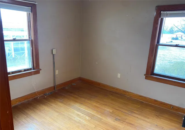 Photo 17 of Single family home for sale at 411 W Mcpike St, Vandalia, MO 63382 | MLS# 25012519 | Listing updated on 2025-03-04