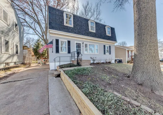 Photo 1 of Single family home for sale at 9230 Macon Ave, Saint Louis, MO 63134 | MLS# 25012530 | Listing updated on 2025-03-06