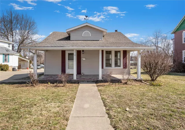 Photo 1 of Single family home for sale at 717 S Main St, Fredericktown, MO 63645 | MLS# 25012583 | Listing updated on 2025-03-28