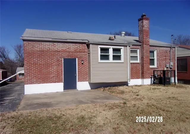 12th image of 242 Emerling Dr, Saint Louis, MO 63121 | MLS# 25012588
