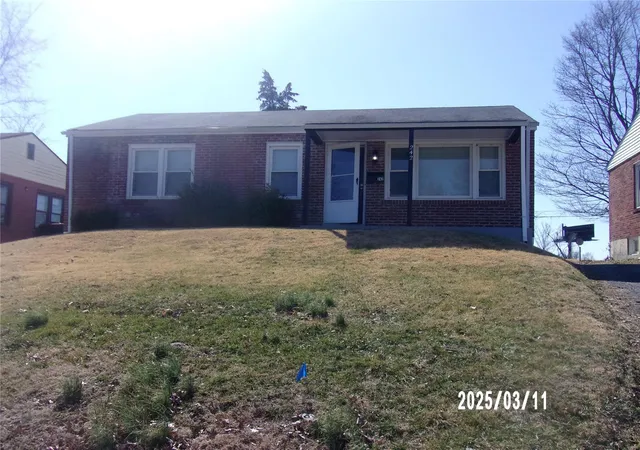 1st image of 242 Emerling Dr, Saint Louis, MO 63121 | MLS# 25012588