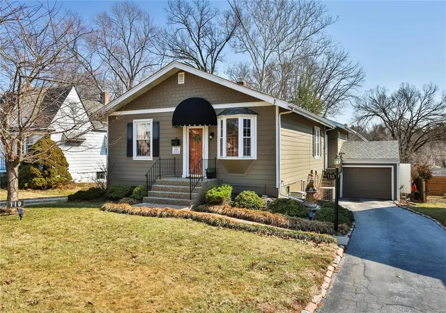 Photo 2 of Single family home for sale at 110 Hart Ave, Saint Louis, MO 63119 | MLS# 25012595 | Listing updated on 2025-03-18