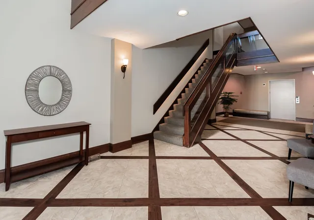 Photo 3 of Condo for sale at 4554 Laclede Ave #207, Saint Louis, MO 63108 | MLS# 25012623 | Listing updated on 2025-03-17