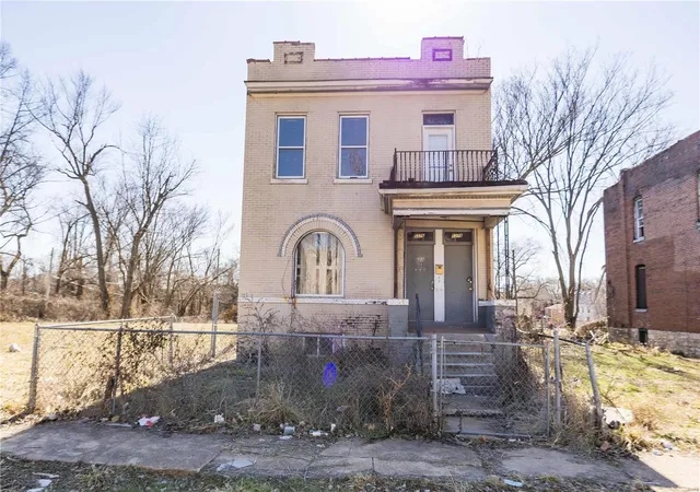 Photo 2 of Multi family home for sale at 5376 Wells Ave, Saint Louis, MO 63112 | MLS# 25012657 | Listing updated on 2025-03-19