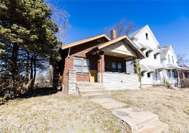 Photo 1 of Single family home for sale at 1067 Wall St, Saint Louis, MO 63147 | MLS# 25012663 | Listing updated on 2025-03-13