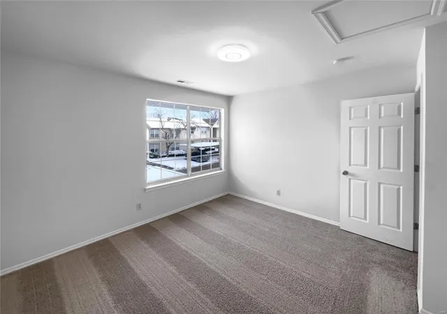 Listing Photo 2 - Condo for sale in building located at 813 Sugar Vly Ct, Saint Peters, MO 63376 - Unit #8