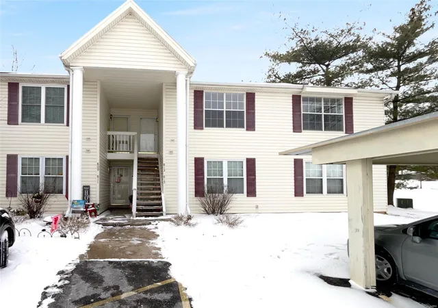 Photo 1 of Condo for sale at 813 Sugar Valley Ct #8, Saint Peters, MO 63376 | MLS# 25012668 | Listing updated on 2025-03-14