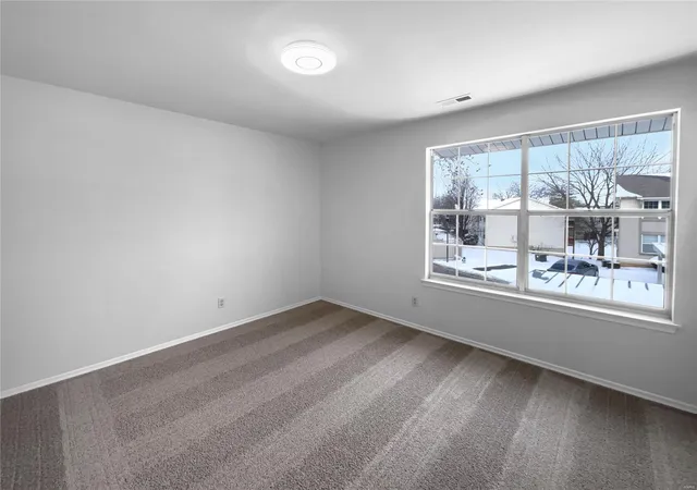 Listing Photo 4 - Condo for sale in building located at 813 Sugar Vly Ct, Saint Peters, MO 63376 - Unit #8