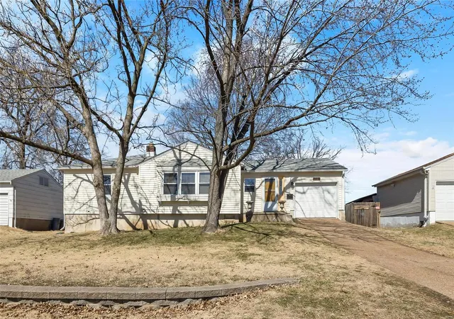 Photo 1 of Single family home for sale at 9325 Talbot Dr, Saint Louis, MO 63123 | MLS# 25012678 | Listing updated on 2025-03-09
