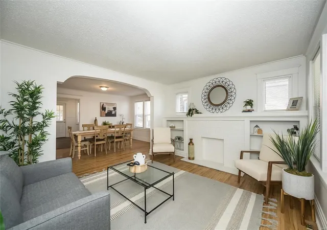 Photo 3 of Single family home for sale at 3433 Pine Grove Ave, Saint Louis, MO 63121 | MLS# 25012728 | Listing updated on 2025-03-04