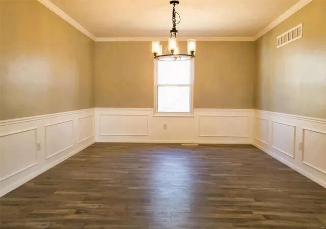 Photo 3 of Sale Pending at 538 Winding Trail Ln, Saint Louis, MO 63131 | MLS# 25012799 | Listing updated on 2025-03-12