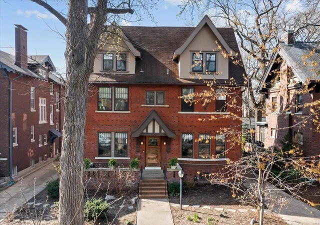 Photo 2 of Single family home for sale at 6230 Waterman Ave, Saint Louis, MO 63130 | MLS# 25012802 | Listing updated on 2025-04-03