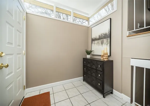 Photo 1 of Townhouse for sale at 101 W Pine Pl #8, Saint Louis, MO 63108 | MLS# 25012824 | Listing updated on 2025-03-13