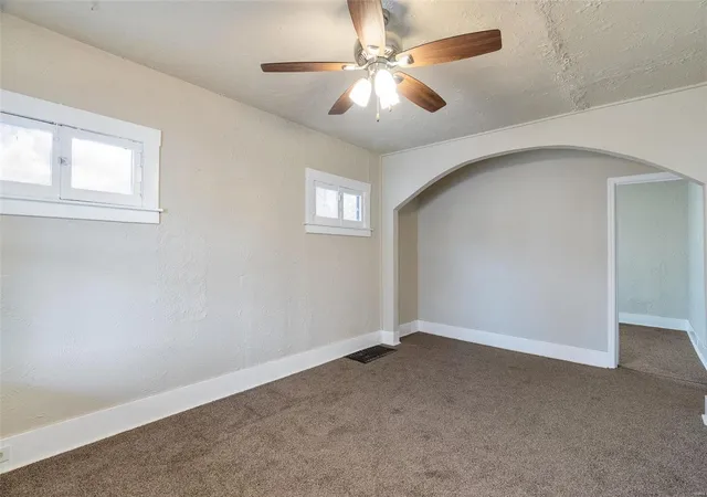 Photo 3 of Single family home for sale at 6600 Etzel Ave, Saint Louis, MO 63130 | MLS# 25012851 | Listing updated on 2025-03-09