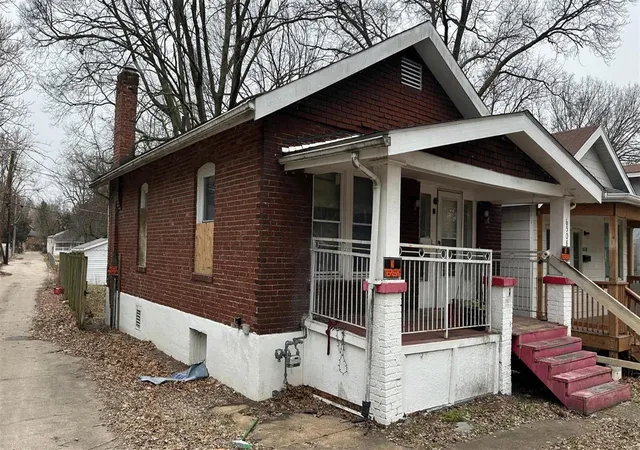 Photo 1 of Single family home for sale at 6508 Julian Ave, Saint Louis, MO 63133 | MLS# 25012864 | Listing updated on 2025-03-09